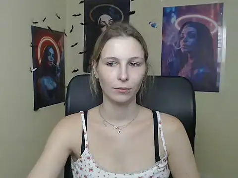 StrangerGi stripchat live cam model