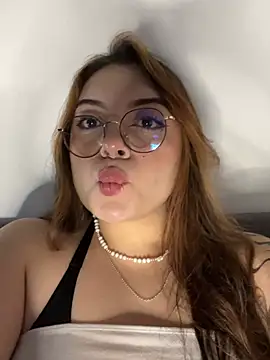 NatyOlson stripchat live cam model