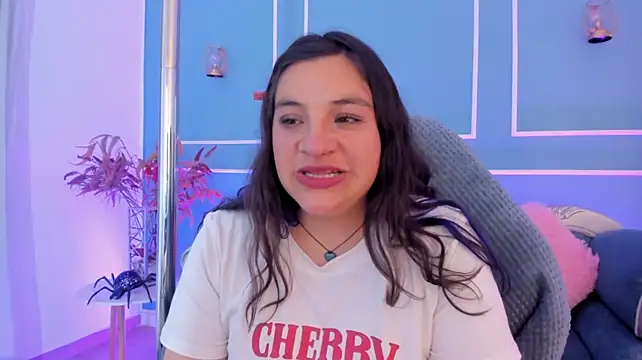 TaraTaylorr stripchat live cam model