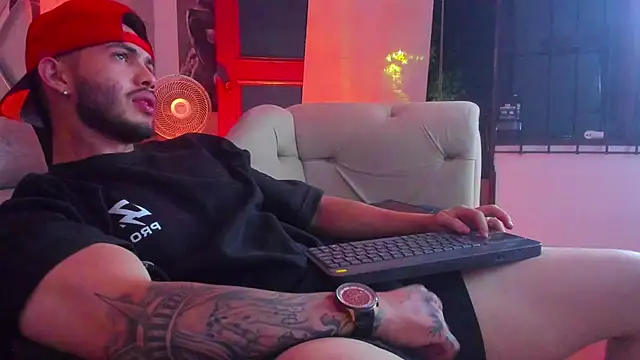 Vincentblack stripchat live cam model