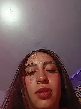 Rouxx_1 stripchat live cam model