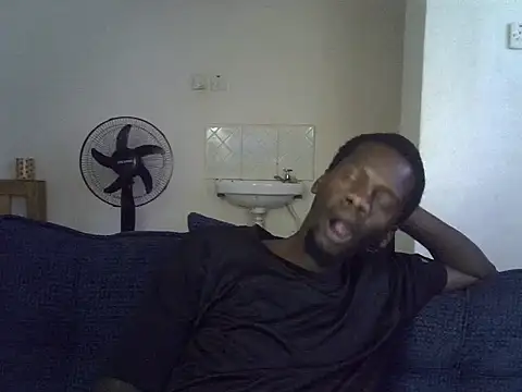 Thee_Biggest stripchat live cam model