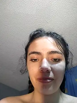 laura_mon stripchat live cam model