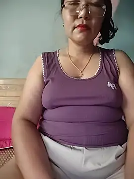 -Titihan- stripchat live cam model