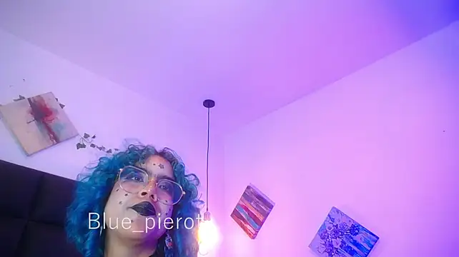 blue_pierot stripchat live cam model