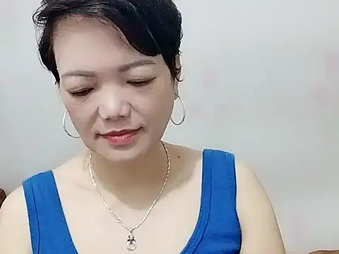 Jonesy9x stripchat live cam model
