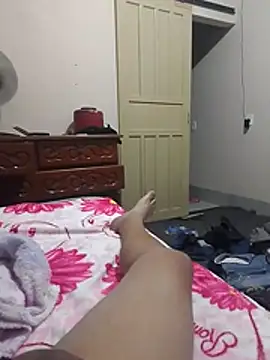 Kenayribeiro stripchat live cam model