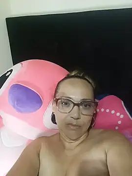 KahiaSmith stripchat live cam model