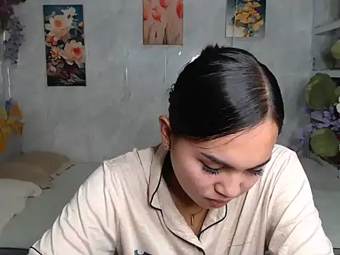 ur_asiankat stripchat live cam model