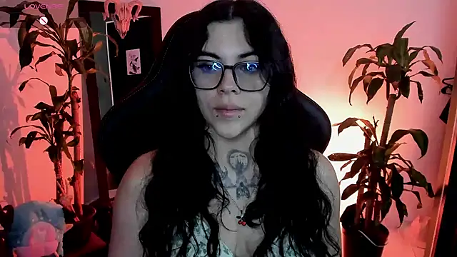 MissCharlottte_18 stripchat live cam model