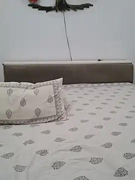 hottydisha stripchat live cam model