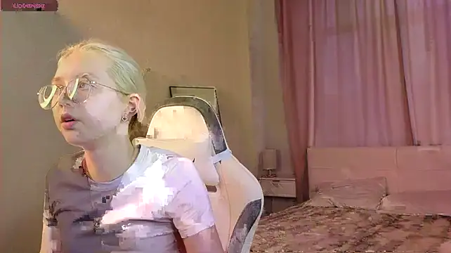 mollyy_snow stripchat live cam model