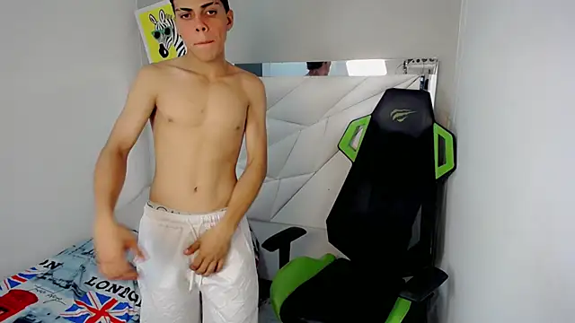 RyanFlirty stripchat live cam model