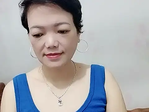 Jonesy9x stripchat live cam model