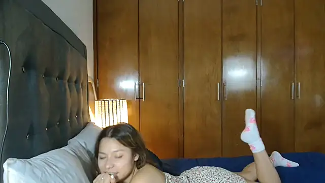 3littles stripchat live cam model