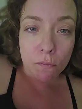 julimonroe stripchat live cam model