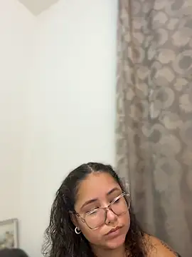 CurlyGirl_1 stripchat live cam model