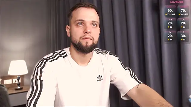 ChillyXO stripchat live cam model