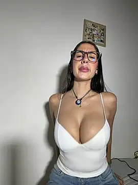 Julieta_Duque stripchat live cam model