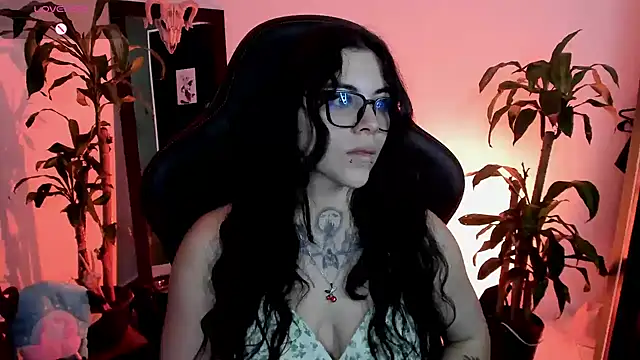 MissCharlottte_18 stripchat live cam model
