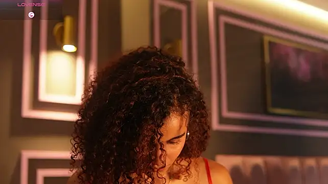 SeleneMous stripchat live cam model
