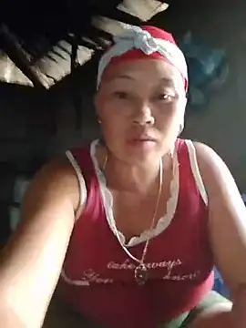 NyloveSquirt stripchat live cam model
