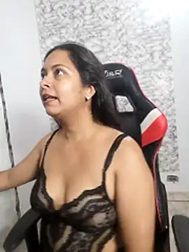 Zarinamoon stripchat live cam model