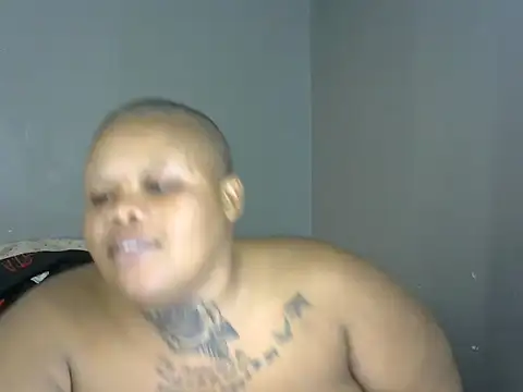Taraj_thee_thick stripchat live cam model