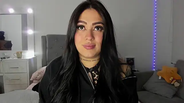 777_scarlett stripchat live cam model