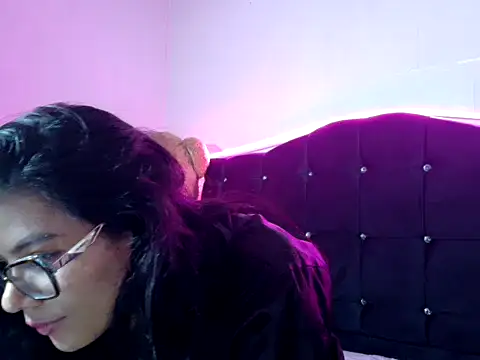 Catha- stripchat live cam model