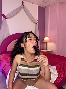 Novagh_ stripchat live cam model
