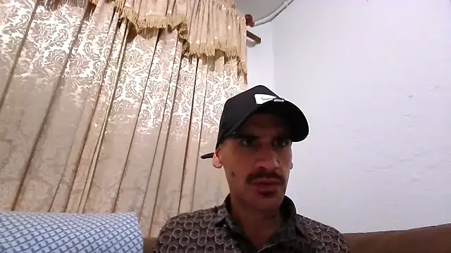 kaiser679_ stripchat live cam model