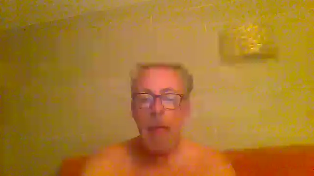 tuggy59 stripchat live cam model