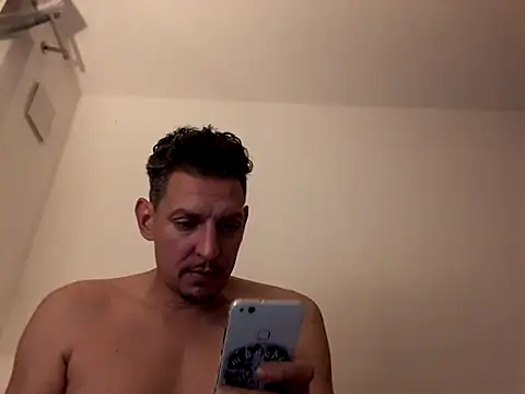 ARTANIS20 stripchat live cam model