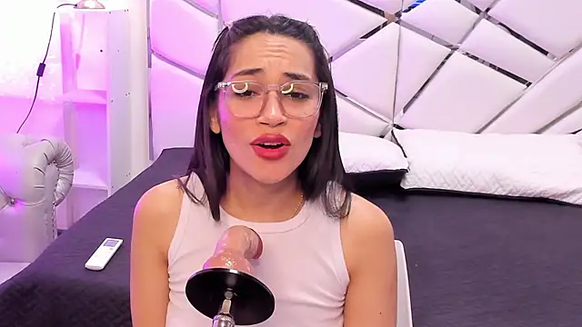 GabbieSkinny stripchat live cam model