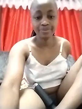 Missallan stripchat live cam model