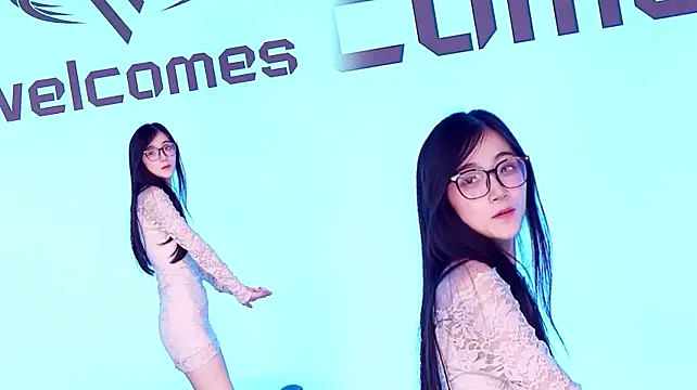 Bri-003 stripchat live cam model