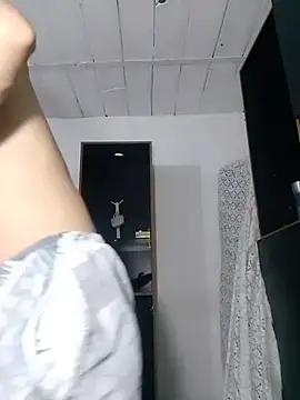 BelloriniTR stripchat live cam model