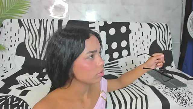 Kitty__Rose stripchat live cam model