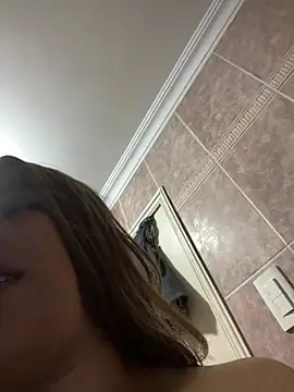 MiaAndrade stripchat live cam model