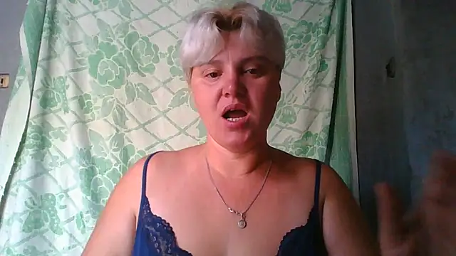 CutieKis stripchat live cam model