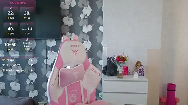 EmiliaMur_ stripchat live cam model