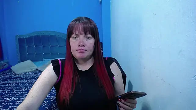 carolinhe26 stripchat live cam model