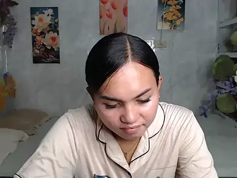ur_asiankat stripchat live cam model