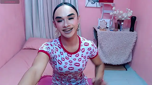 VivienneLuxe stripchat live cam model