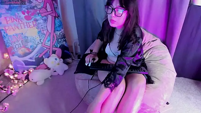 AlishaTempt stripchat live cam model