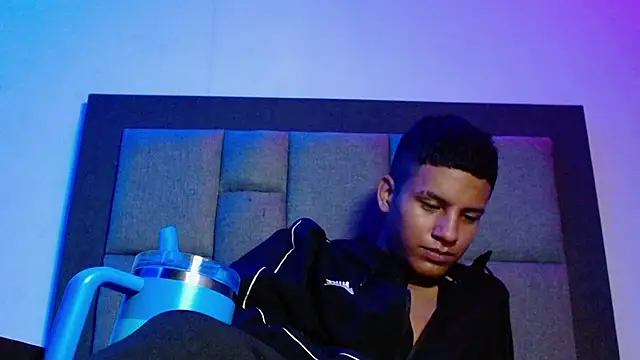 damian_delux stripchat live cam model