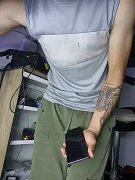 aronmax_ stripchat live cam model
