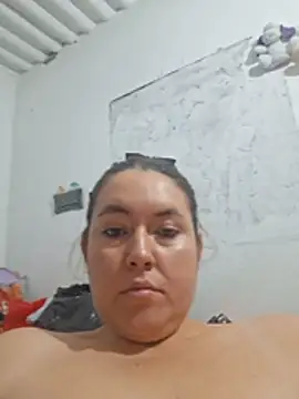 Bellanayara stripchat live cam model