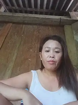 mi-key- stripchat live cam model